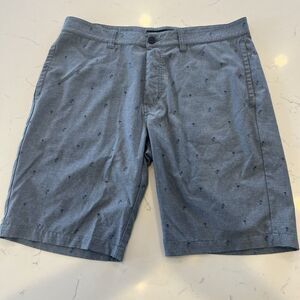 Travis Mathew Shorts Men’s Size 36